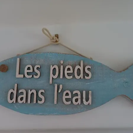 Maison 100m De La Les Pieds Dans L'eau Casa de Férias *