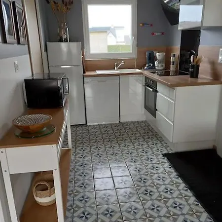 Maison 100m De La Les Pieds Dans L'eau Casa de Férias Surtainville