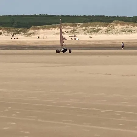 Maison 100m De La Les Pieds Dans L'eau Casa de Férias Surtainville