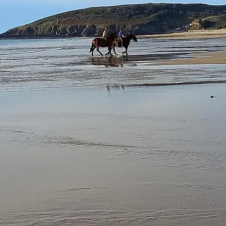 Casa de Férias Maison 100m De La Les Pieds Dans L'eau